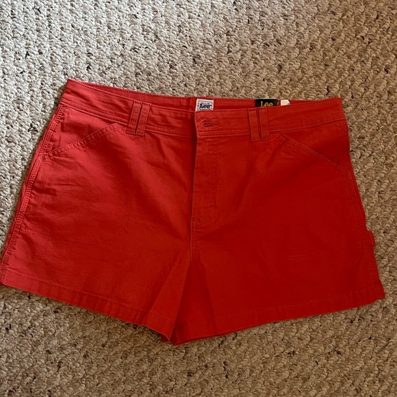 NWT Lee Women’s cargo shorts 14 Poppy red - Picture 2 of 5